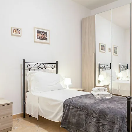 Spacious In Piazza Del Grano דירה