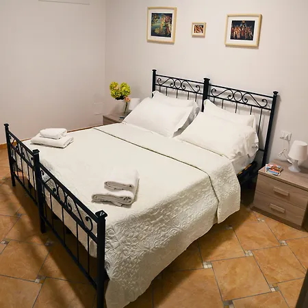 Spacious In Piazza Del Grano Florence